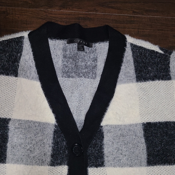 Cyrus Soft Cozy Cardigan Size Small - Picture 4 of 6